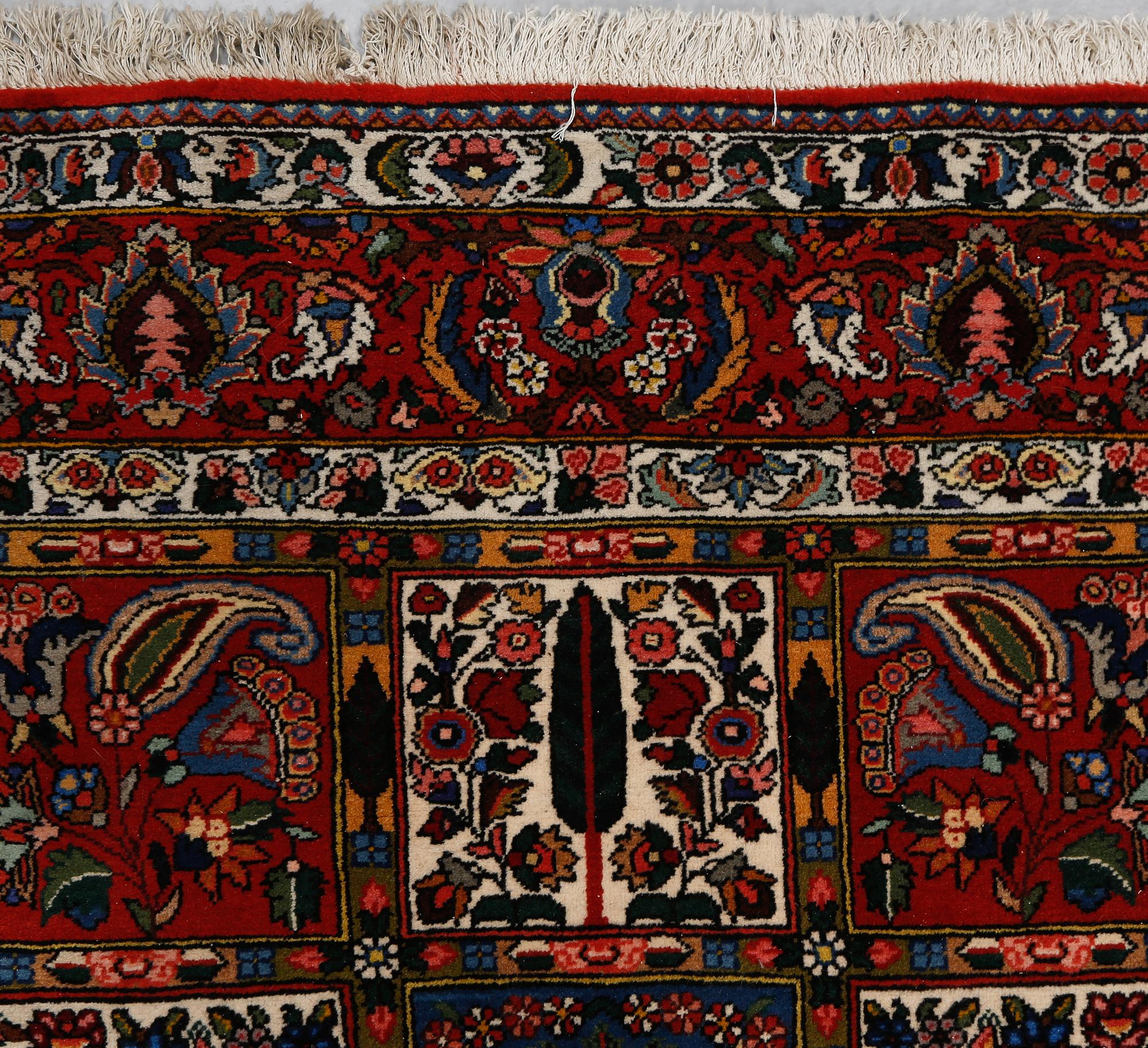 MATTA, Bachtiari, 1900-talets andra hälft, 300x205 cm.