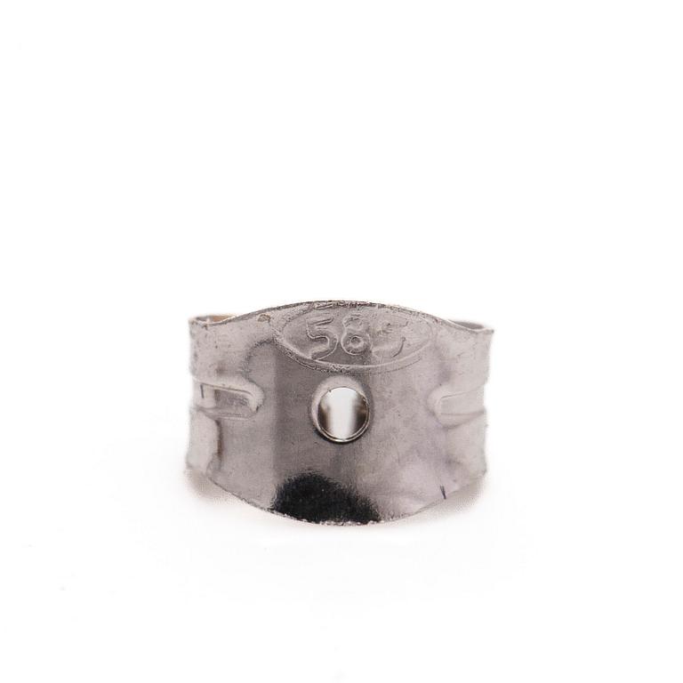 Örhängen, 14K vitguld med briljantslipade diamanter totalt 1.00 ct. Med GIA dossier.