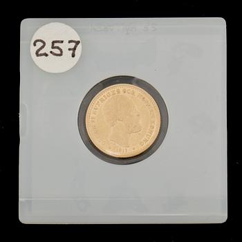 GULDMYNT, 10 Kronor, Oscar II, Sverige-Norge 1877. Vikt ca 4 gram.