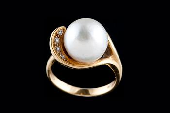 PEARL RING.