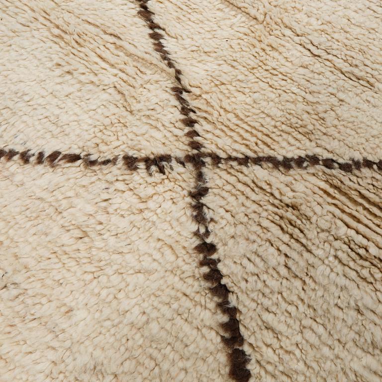 MATTA, Beni Ourain, 1900-talets senare del, ca 174x153 cm.