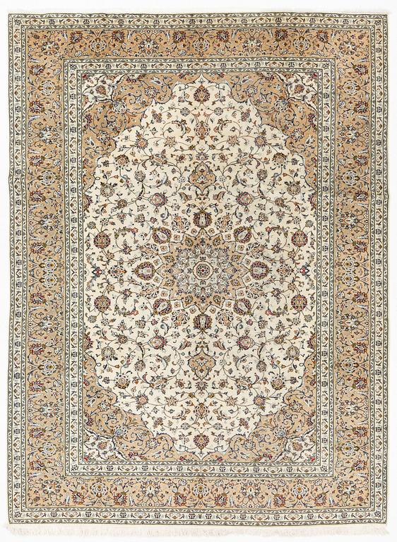 A  carpet, Kashan, ca 334 x 247 cm.