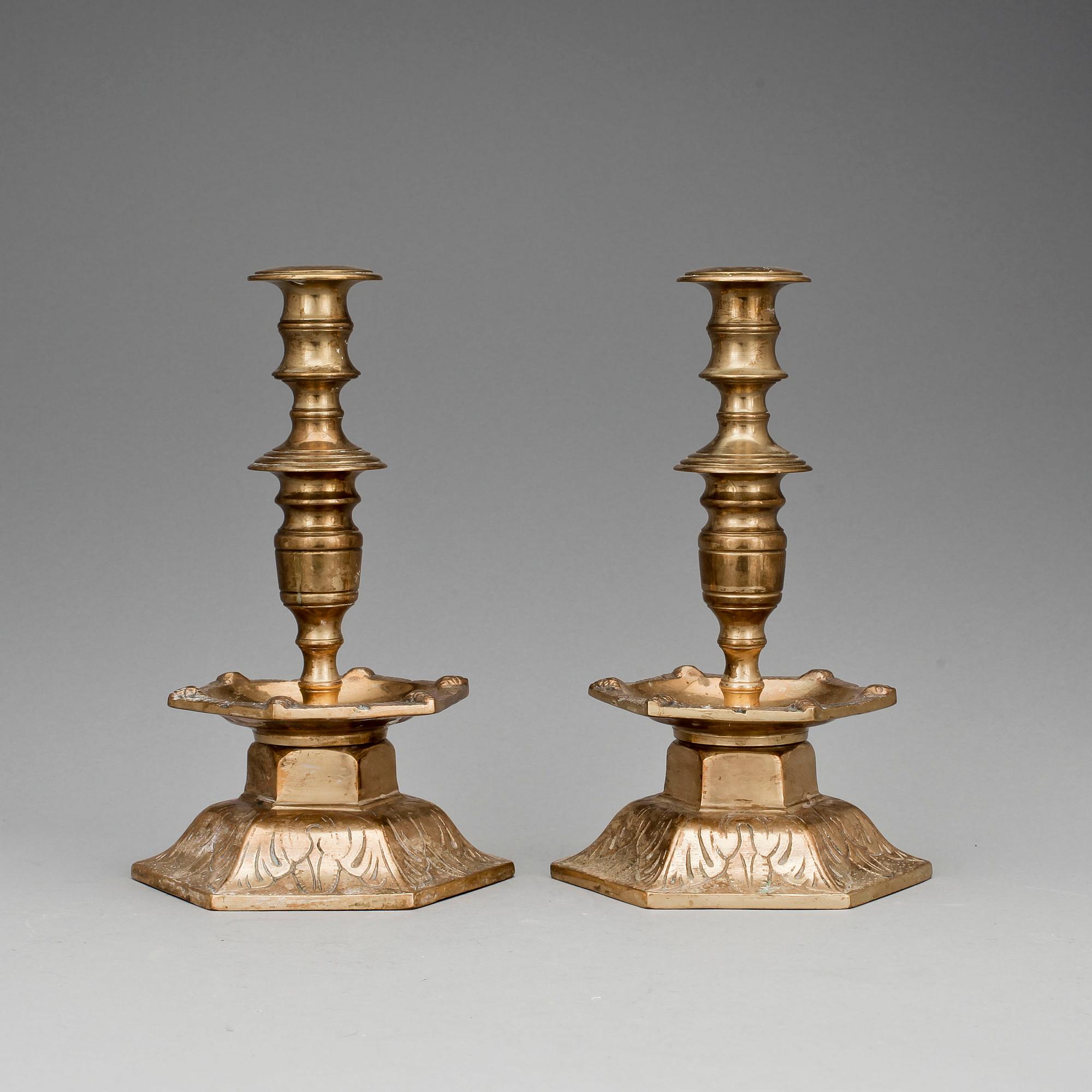 LJUSSTAKAR, ett par, malm, barockstil, 1800-tal.