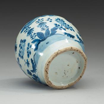 A blue and white jar, Ming dynasty, 17th Century.