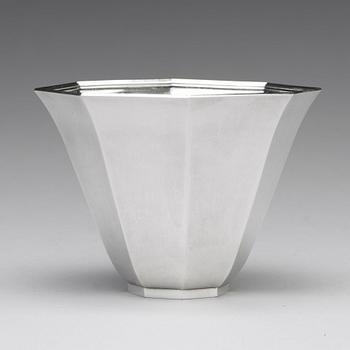 Wiwen Nilsson, a sterling bowl, Lund, Sweden 1971.