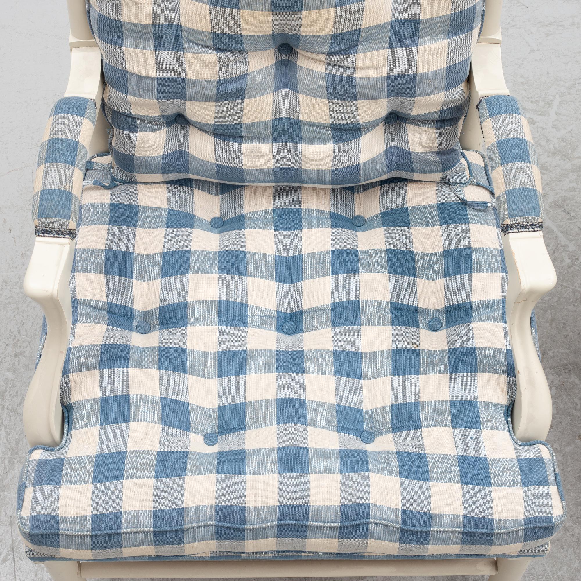 Karmstolar ett par, gustaviansk stil, s.k. Gripsholmsfåtöljer, ett par.