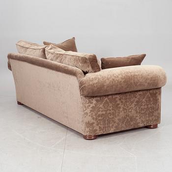 SOFFA, Waldorf Grand Sofa. 1900-talets slut.