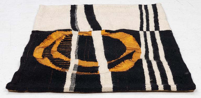 Eeva Renvall, "Kuujärven kuu", bonad, signerad, ca 110 x 82 cm.