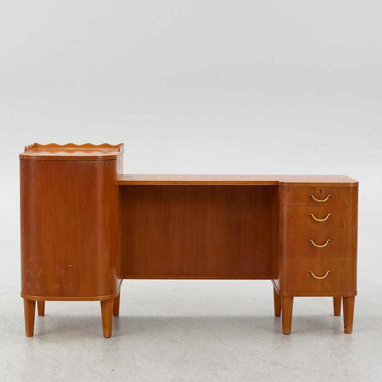 A dressing table with stool and mirror, Stil & Form Arkitektkontor för Möbler o. Inredningar, Stockholm, 1944.