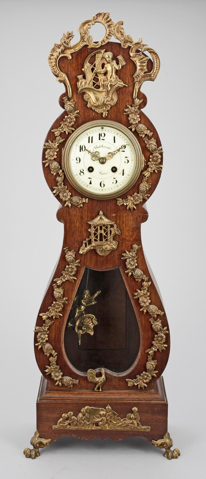 BORDSPENDYL, rokokostil, märkt Balthazard, 1900-talets första hälft.