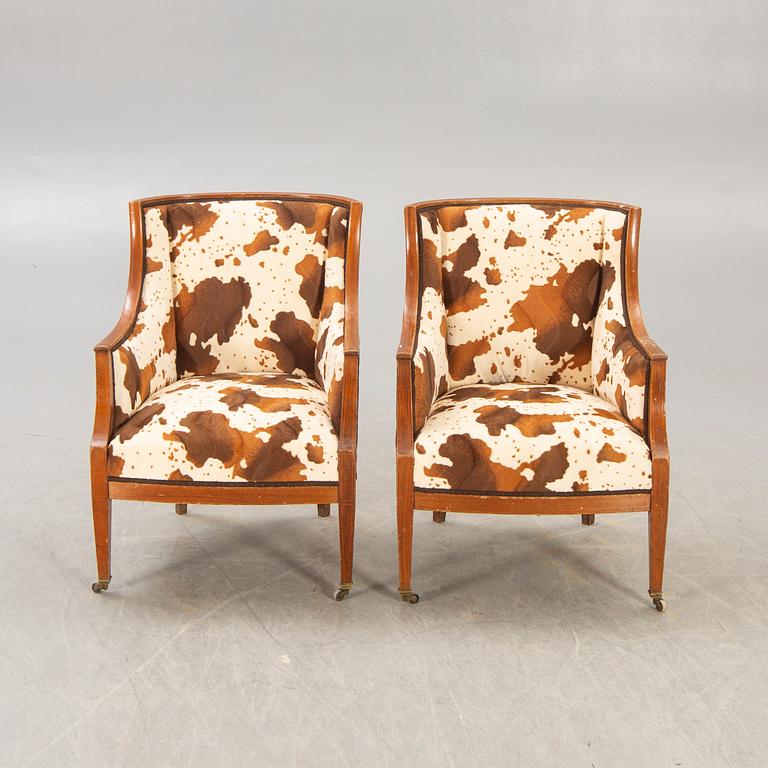 A pair of mahogany armchairs early 1900s.