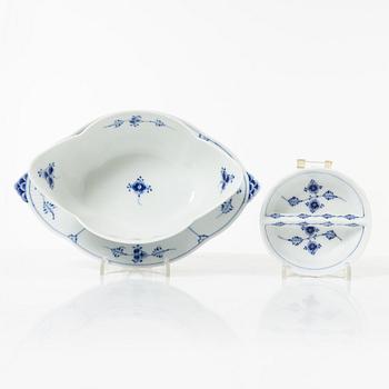Royal Copenhagen, dinner and coffee service, 81 pcs, Blue Fluted, Full and Half Lace.