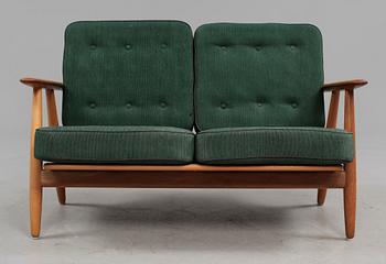 SOFFA, "GE-240"/"Cigarren", Hans J Wegner, 1900-talets tredje kvartal.