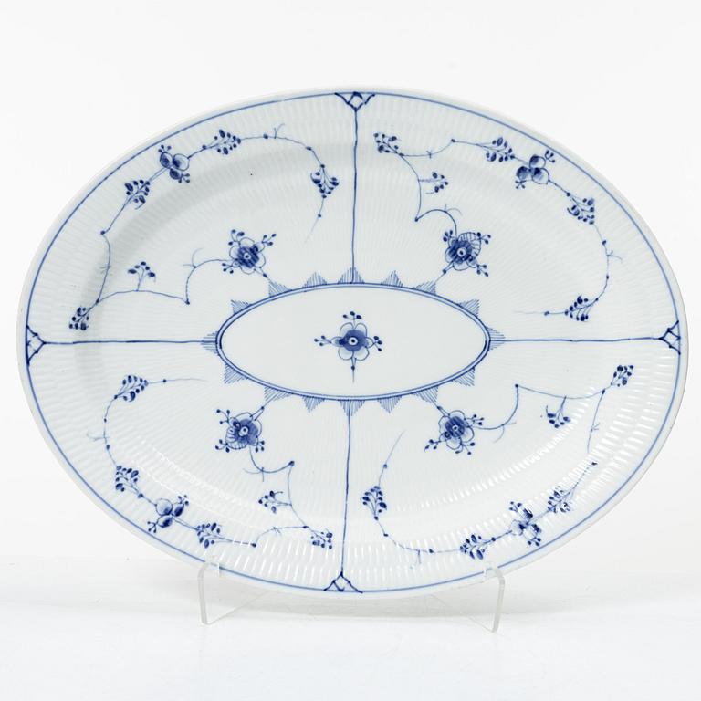 A large 'Blue Fluted Plain' porcelain serving dish, Royal Copenhagen, model 101, 1898-1923.