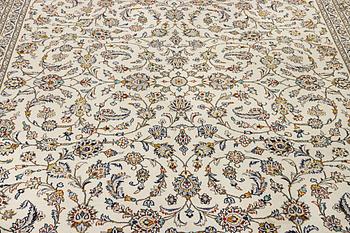 A Kashan carpet, c. 387 x 290 cm.