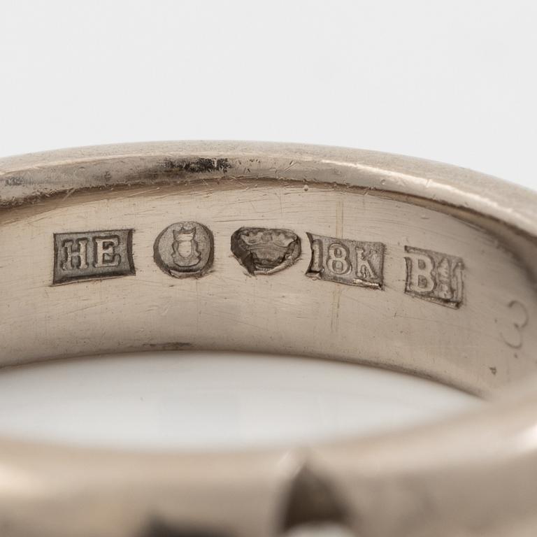 Ring 18K white gold with three round brilliant-cut diamonds, Engelbert.