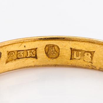 A 23K ogld ring with diamonds ca. 0.38 ct in total. Sweden 1946.
