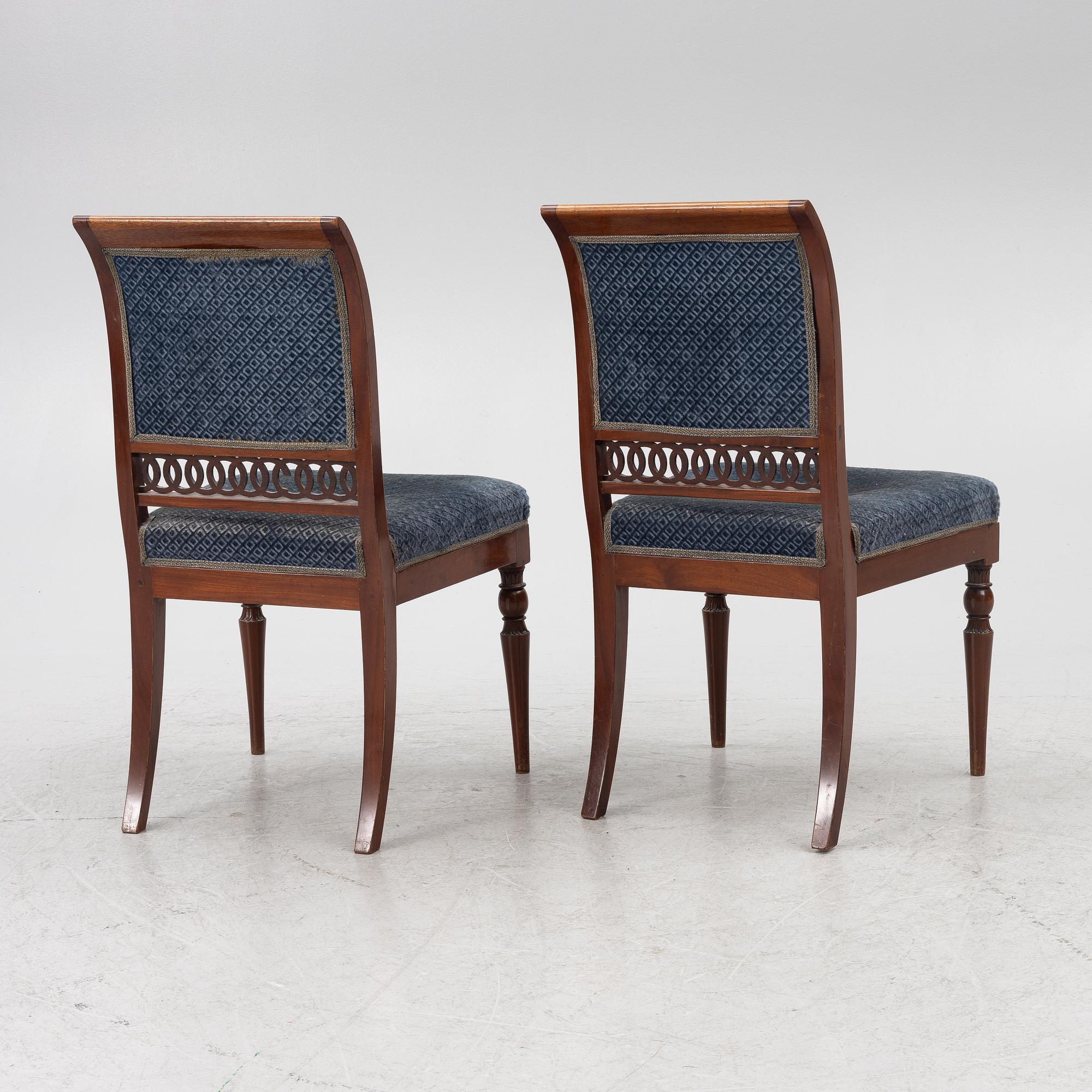 Stolar ett par, sengustavianska, 1800-talets början.