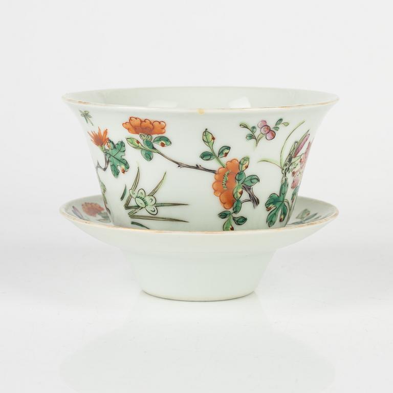 A porcelain cup with stand, late Qing dynasty, with Jiaqing mark.