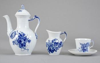 SERVISDELAR, 13 delar, porslin, "Blå blomst", Royal Copenhagen.