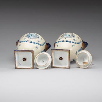 A pair of 'Marieberg shaped' jars with covers, Qing dynasty, Jiaqing (1796-1820).