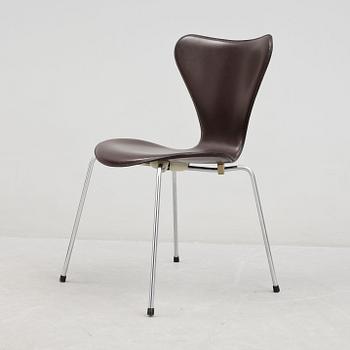 STOL, "Sjuan", Arne Jacobsen, Fritz Hansen, formgiven 1955.