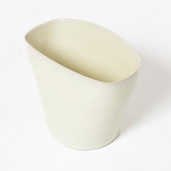 Kennet Williamsson, fyra keramiska objekt, varav tre signerade.