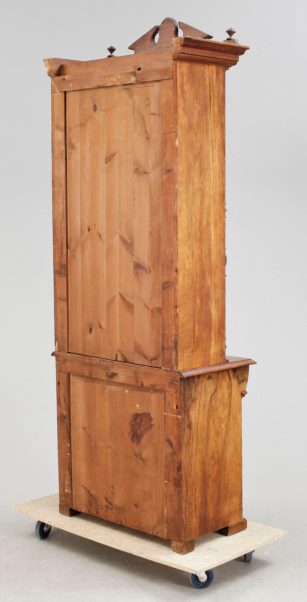 BOKSKÅP, nyrenässans, 1800-talets slut.
