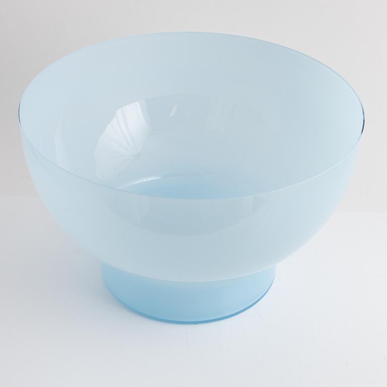 Anne Nilsson, a bowl, numbered 1/5, Kosta Boda.