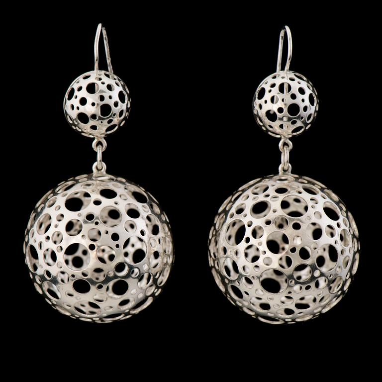 Liisa Vitali, A PAIR OF EARRINGS, silver. Kultakeskus, Helsinki Finland 1971.