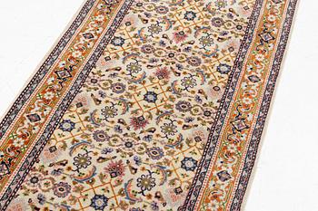 Gallerimatta, Hosseinabad, signerad, ca 295 x 85 cm.