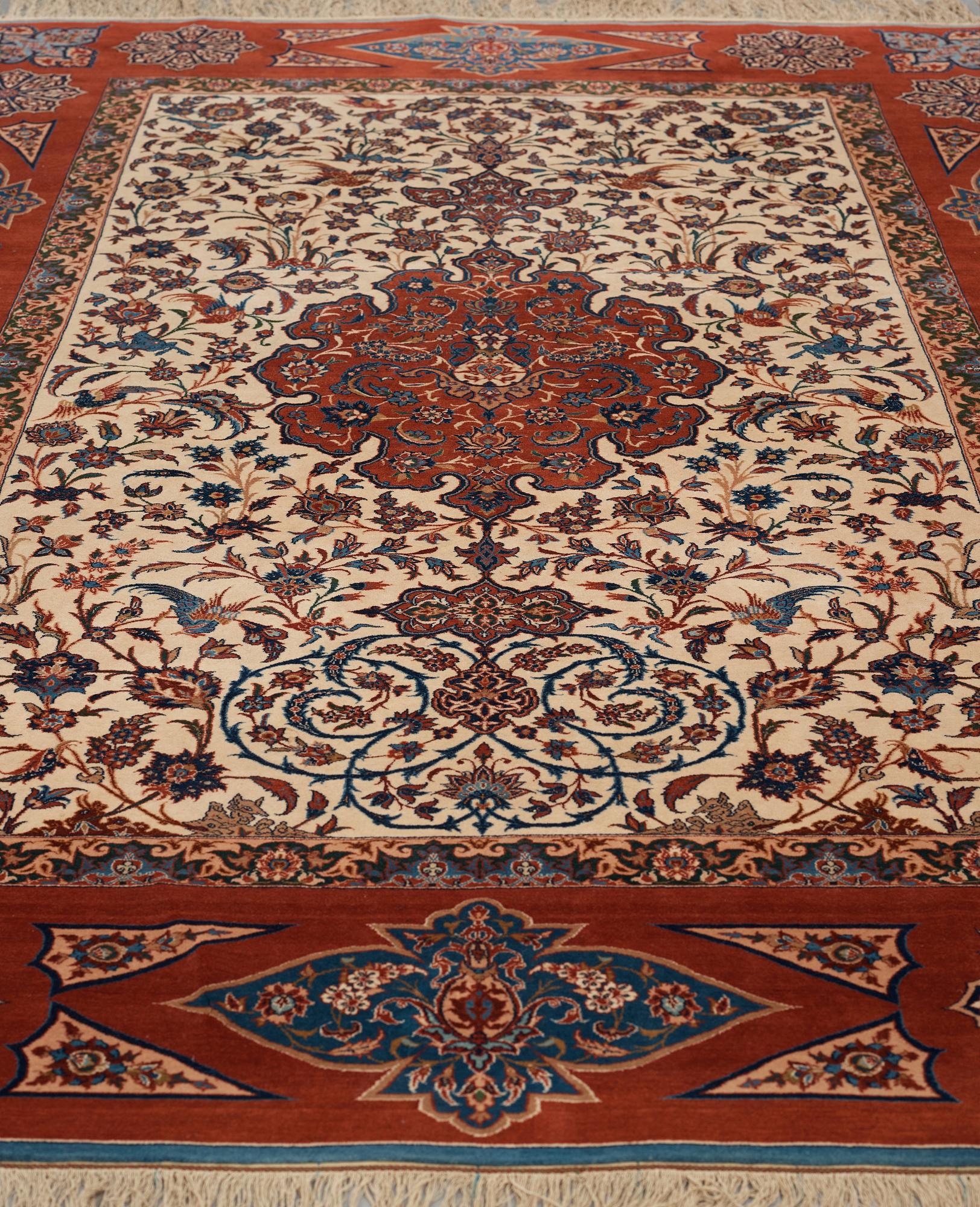 MATTA, semiantik Isfahan, ca 227 x 152,5 cm (samt kortsidorna med ca 1½ respektive ½ cm slätväv).