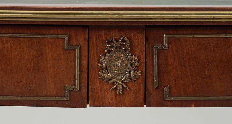 SKRIVBORD, möjligen Ryssland, omkring sekelskiftet 1900.