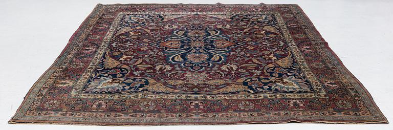 Carpet, Mesh, semi-antique. approx. 335 x 250 cm.