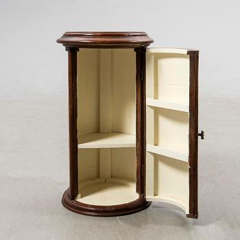 Cabinet, early 20th century.