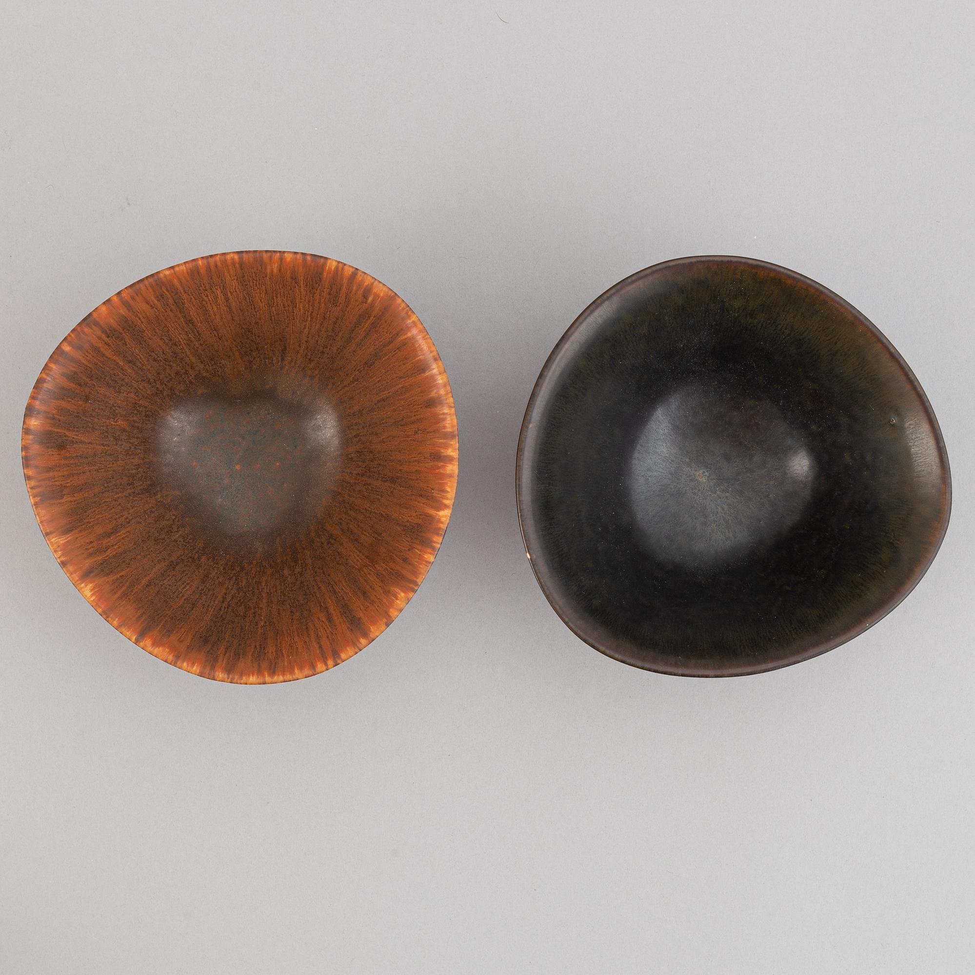 Carl-Harry Stålhane, a set of three stoneware bowls with lid and two bowls for Rörstrand.
