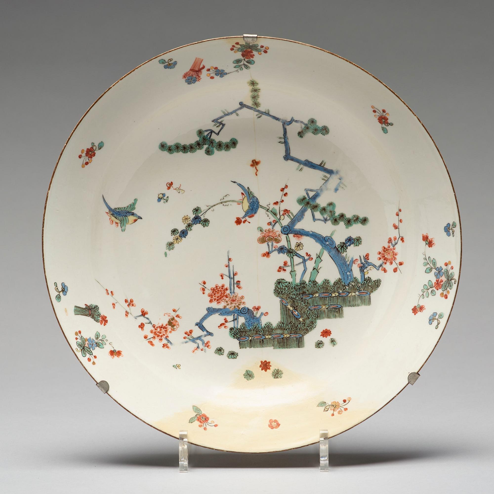 SKÅLFAT, tre stycken, porslin. Japan, Edo (1603–1868).