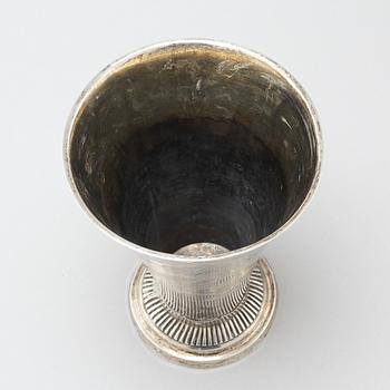 A silver beaker by Anders Pihlgren, Östhammar, 1806.