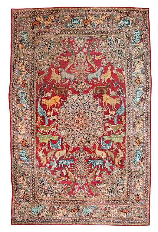 ANTIQUE KERMAN FIGURAL. 641,5 x 403 cm.