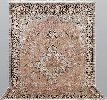A silke Kashmir carpet, ca 332 x 241 cm.