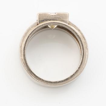 Ring, 18K white gold with a brilliant-cut diamond weighing 1.52 ct.