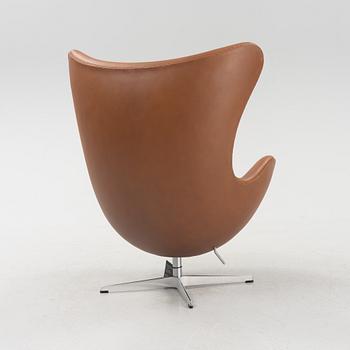 Arne Jacobsen, fåtölj, "Ägget", model 3316, Fritz Hansen, Danmark.