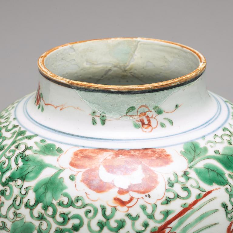 A wucai Transitional vase, 17th Century.