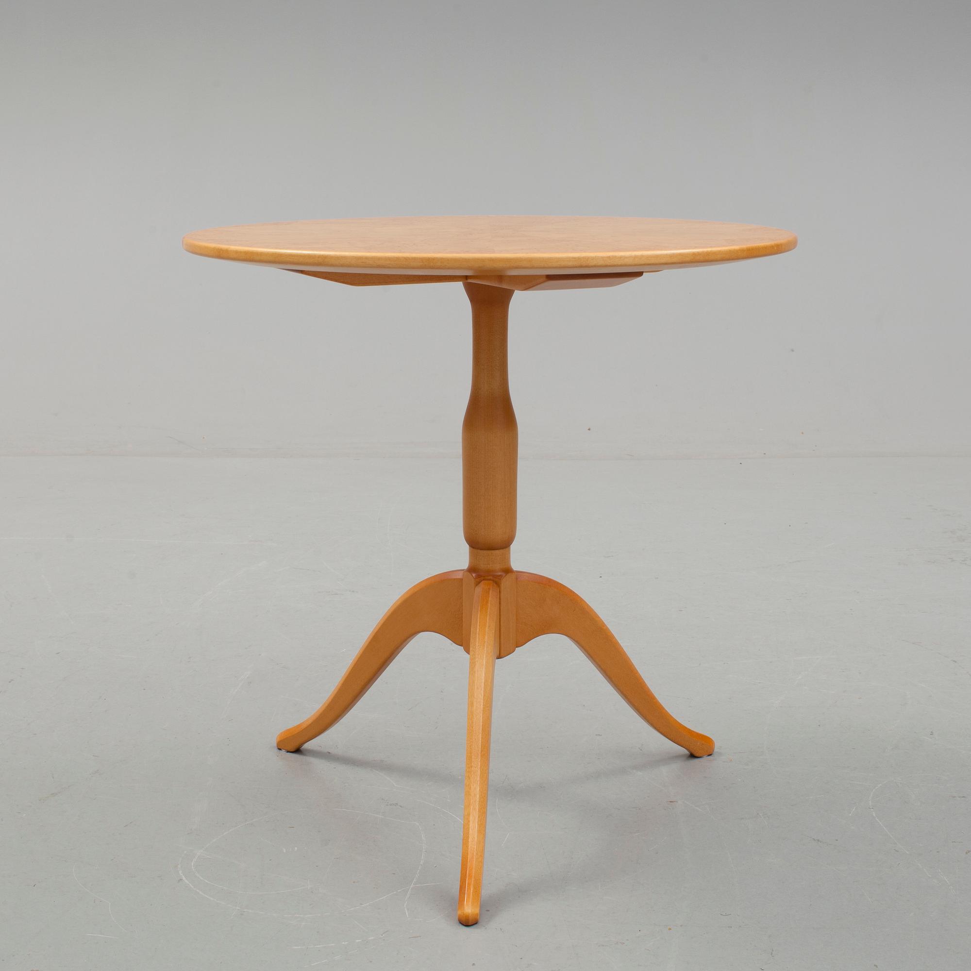 CARL MALMSTEN, salongsbord, "Båstad", brännmärkt CM, möbelsnickare Erik Johansson.