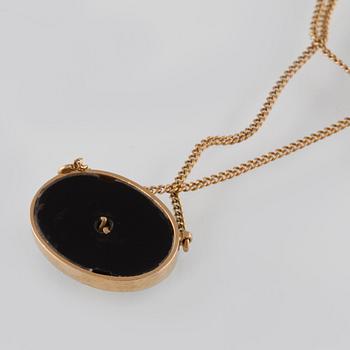 COLLIER, förgyllt, onyx samt diamanter. Vikt 5,6 gram.