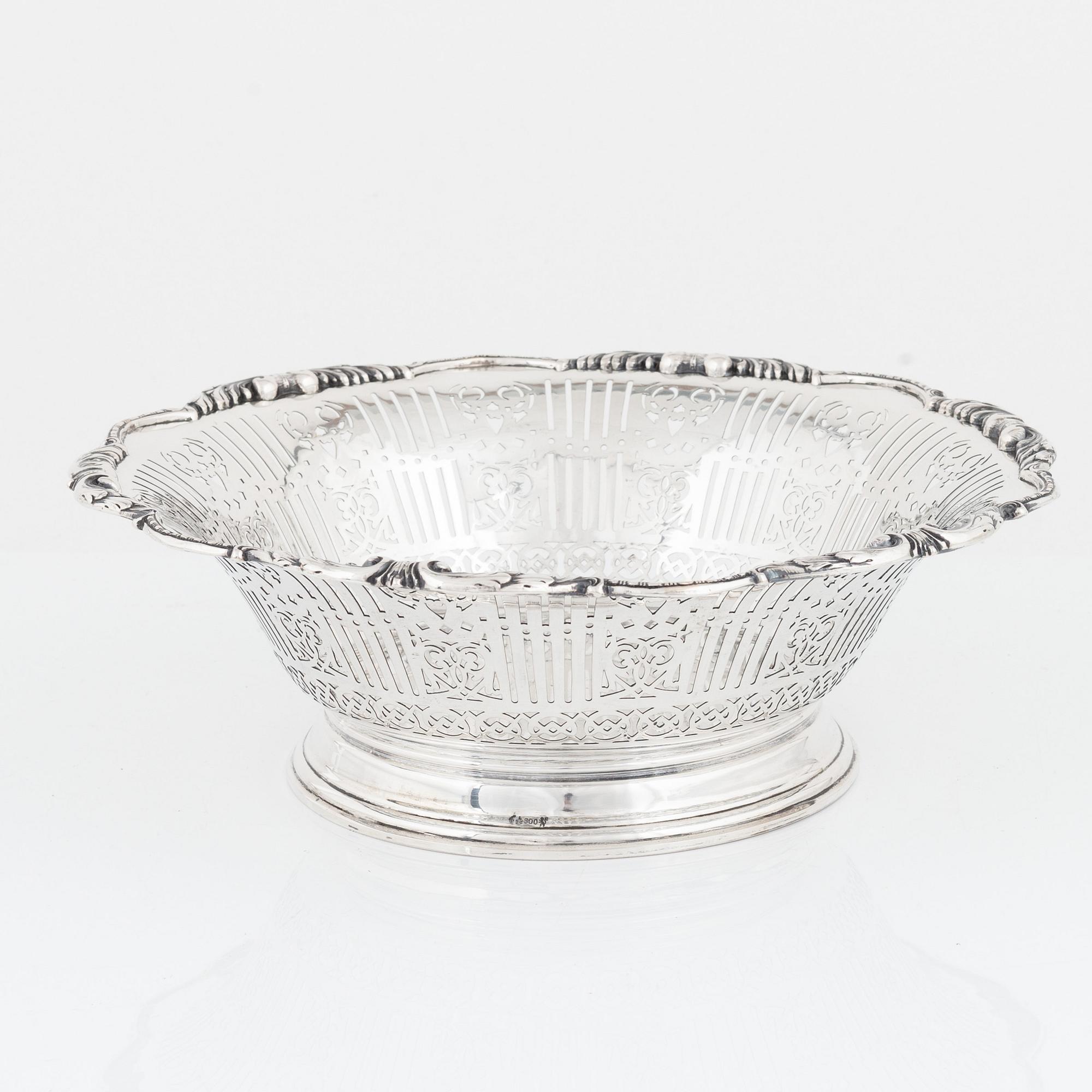A German Silver Basket, mark of Gebrüder Deyhle, Schwäbisch Gmünd, circa 1900.