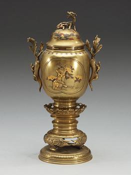 A Japanese bronze censer, Meiji (1868-1912).