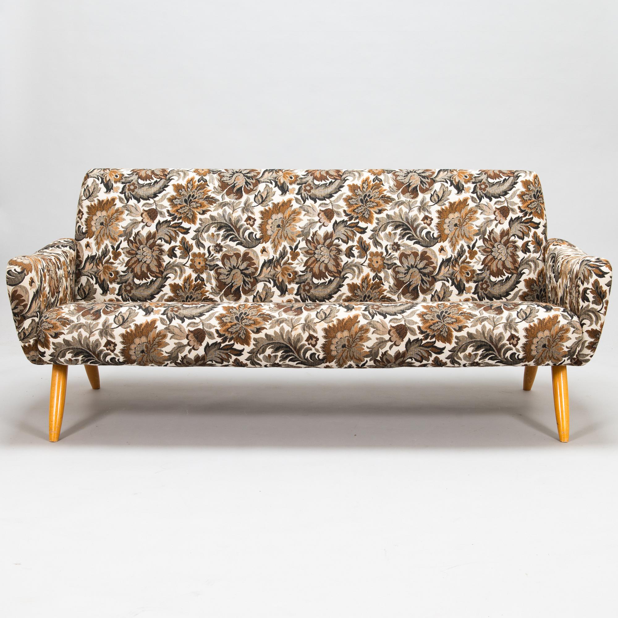 Kurt Hvitsjö, a mid-20th century sofa for Isku.