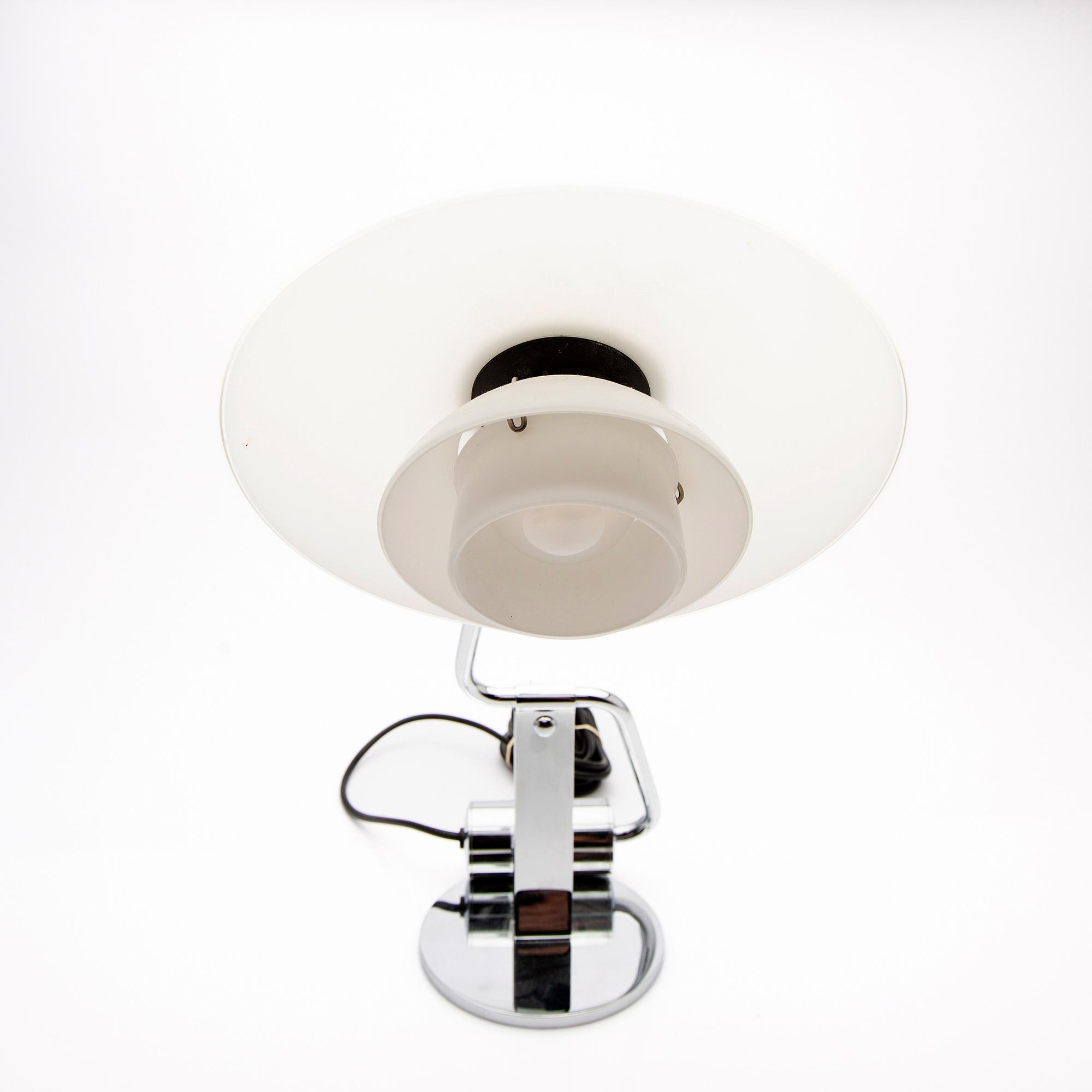 Poul Henningsen, pianolampa/kiplampa, "PH2/1", Louis Poulsen, Danmark.