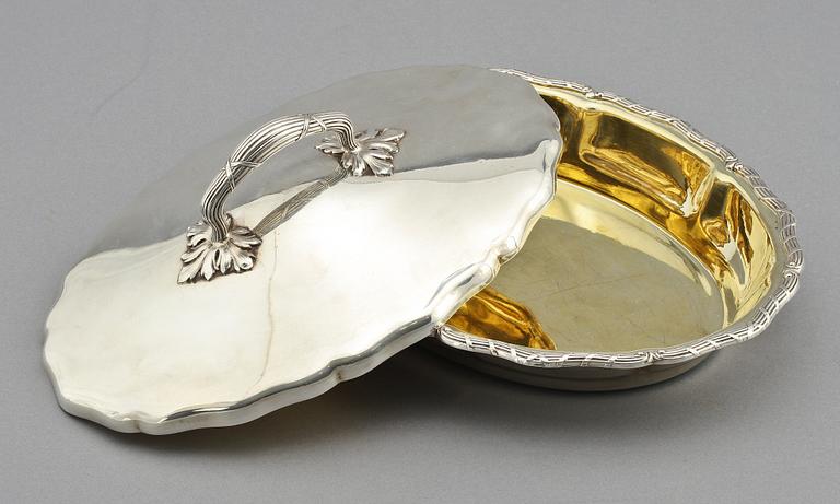 LOCKKAROTT, silver, Carl Gustaf Hallberg, Stockholm, 1906, vikt 1240 g.